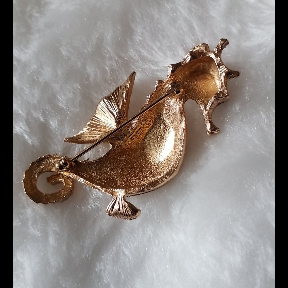 NAPIER Rhinestone Seahorse Brooch - Picture 4 of 6